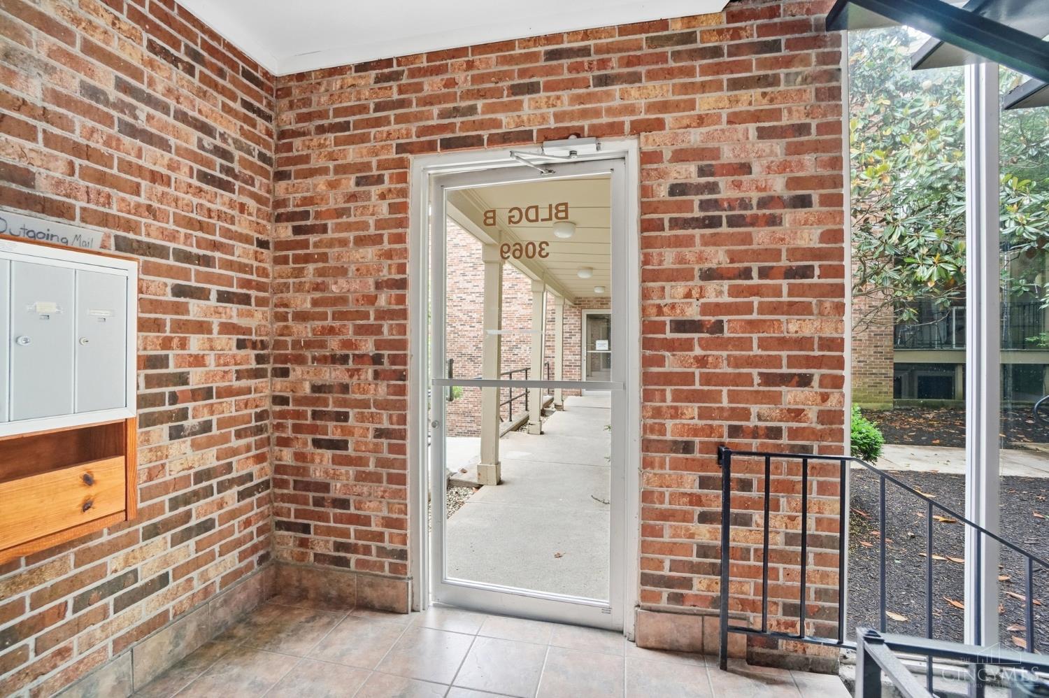 3069 Alpine, Cincinnati, OH 45208 — photo 3