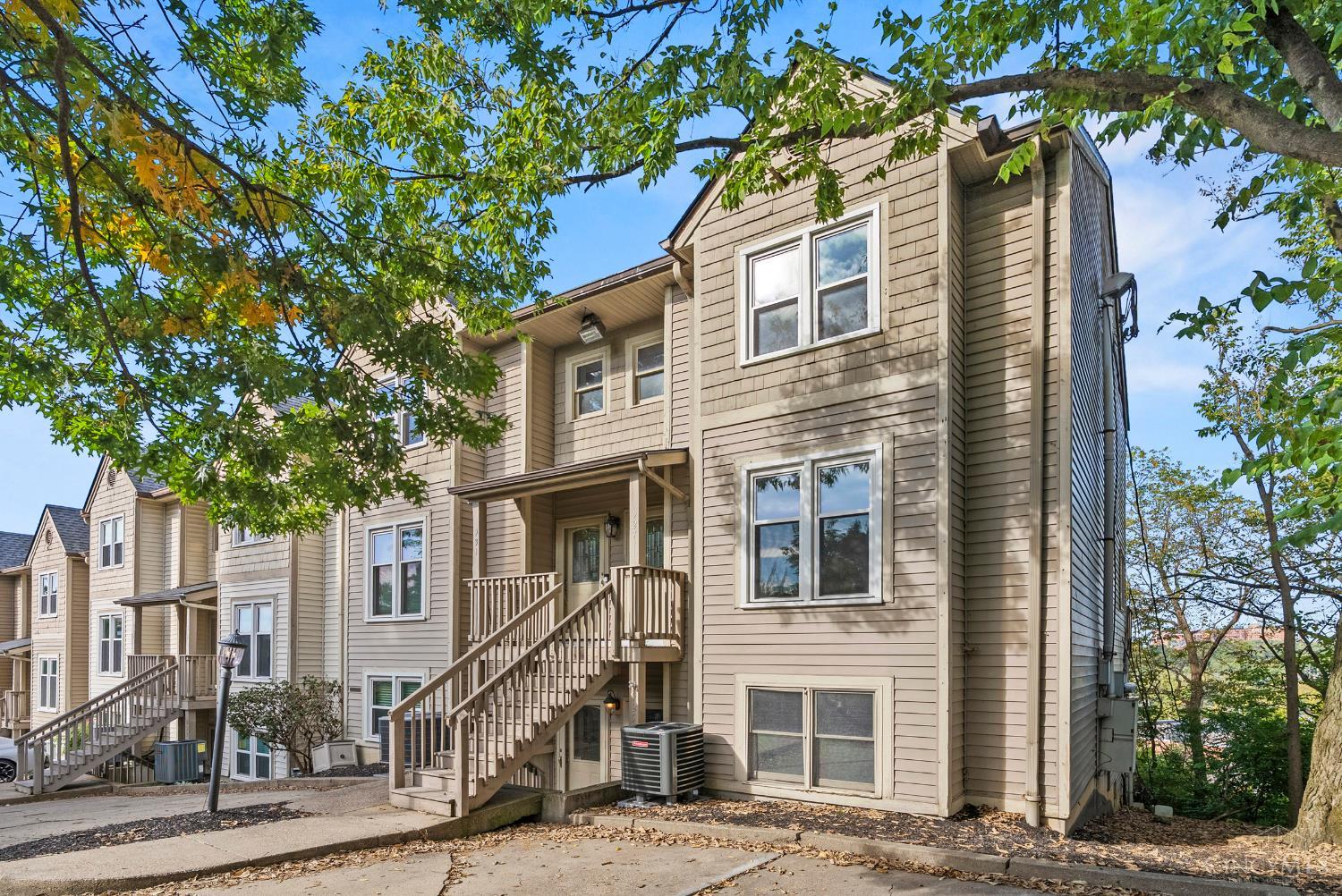 927 Auburnview Drive — photo