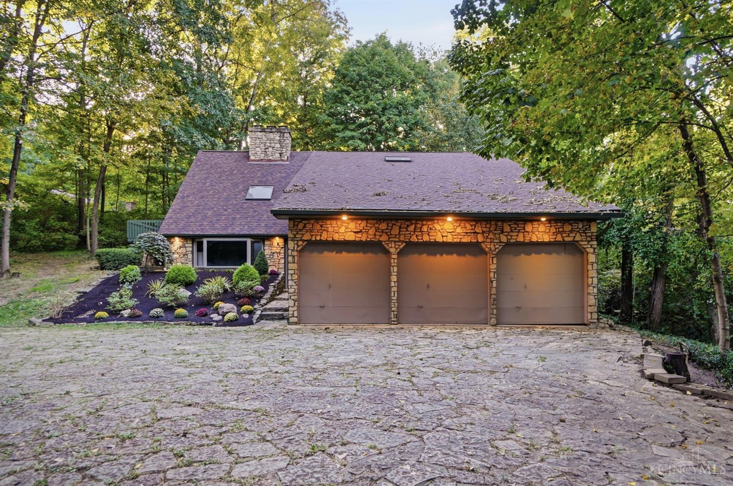 1 Fairwood Court — photo