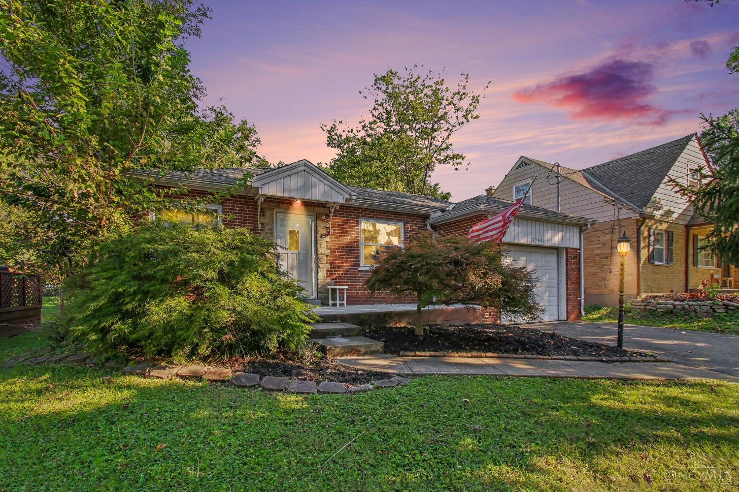 2740 Byrneside Drive — photo