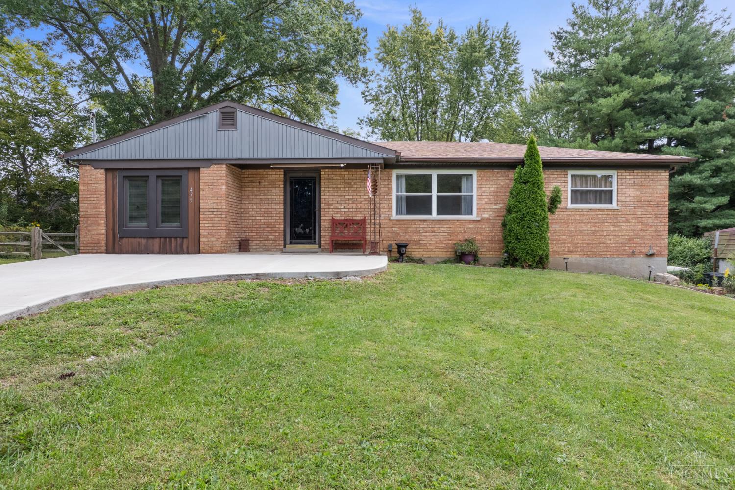 475 Breezy Lane — photo