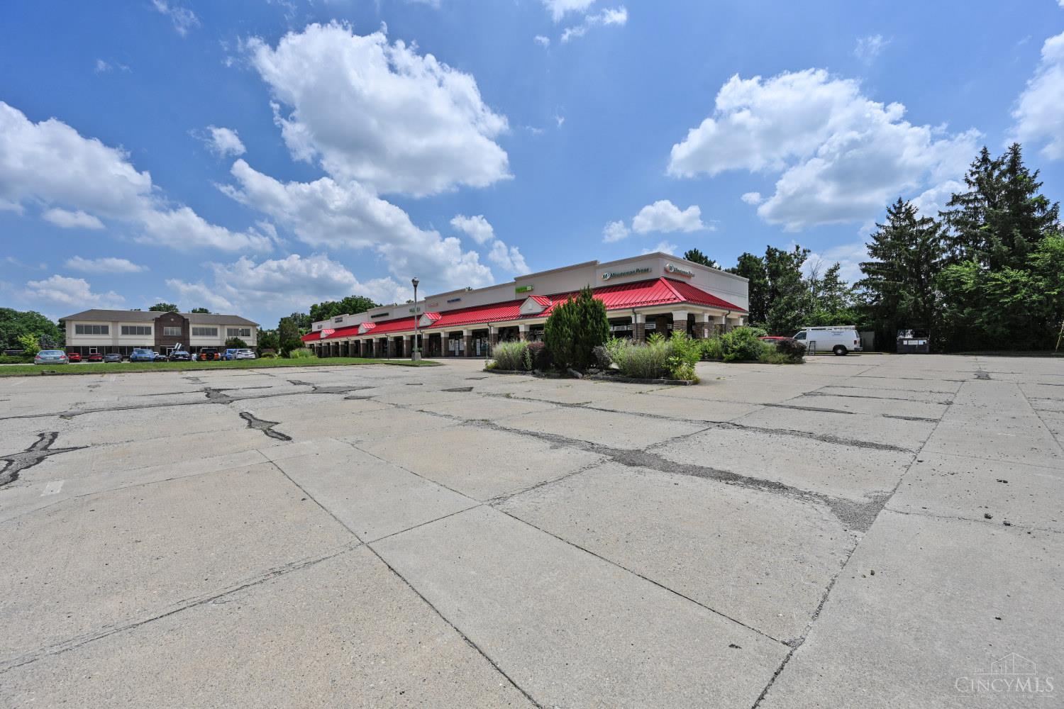 11140 Kenwood Road — photo