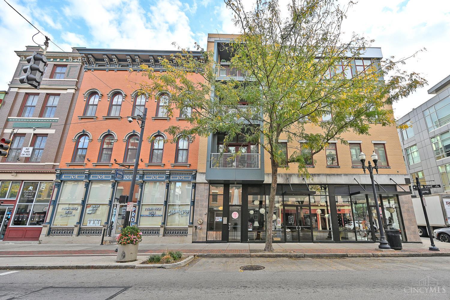 1326 Vine Street — photo