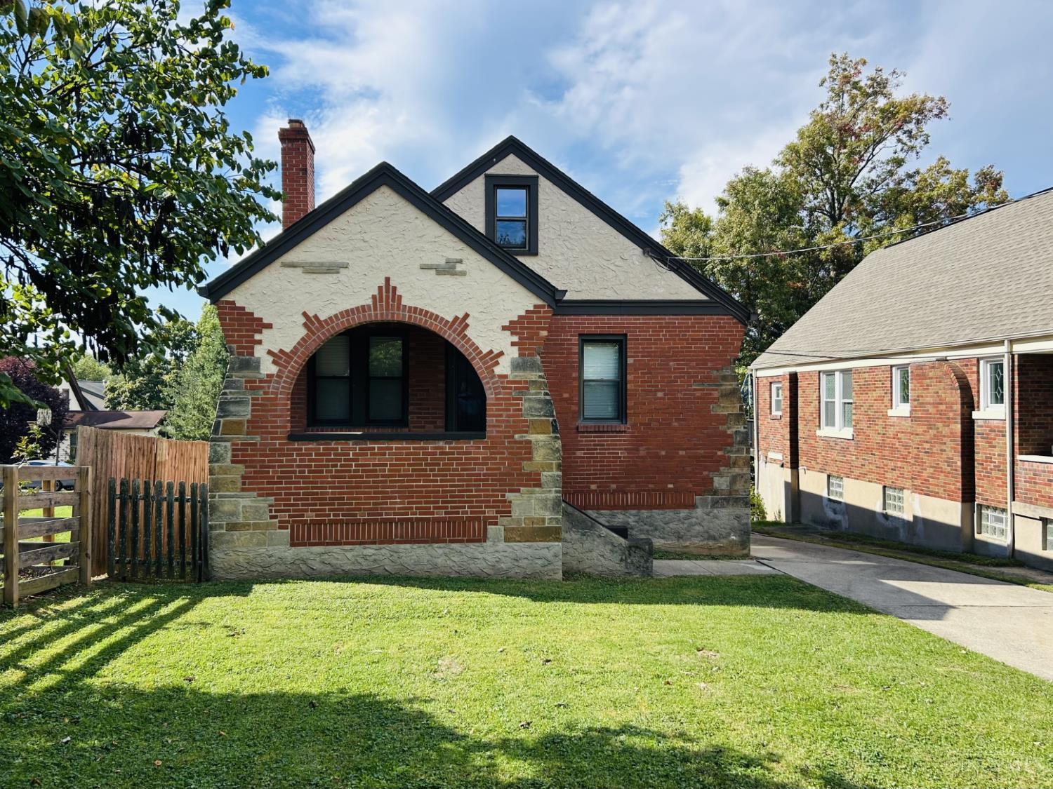 1001 Fisk Avenue — photo