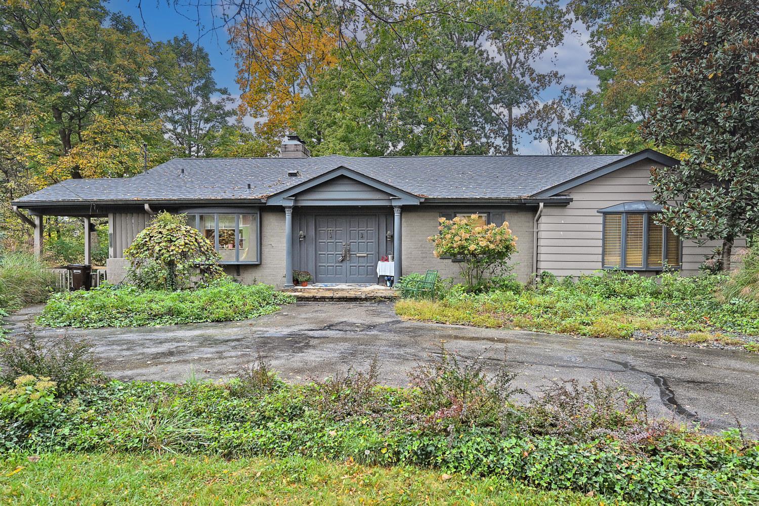 10611 Grimsby Lane — photo