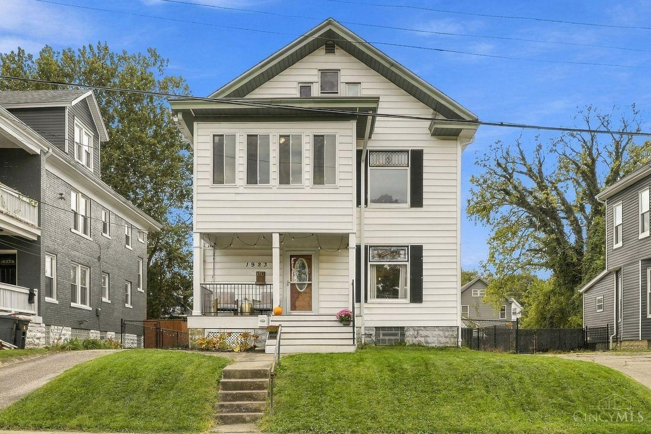 1923 Delaware Avenue — photo