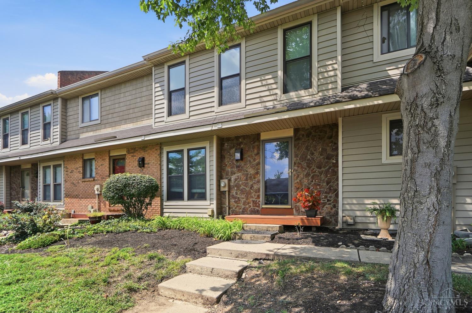 16 Overlook Court — photo