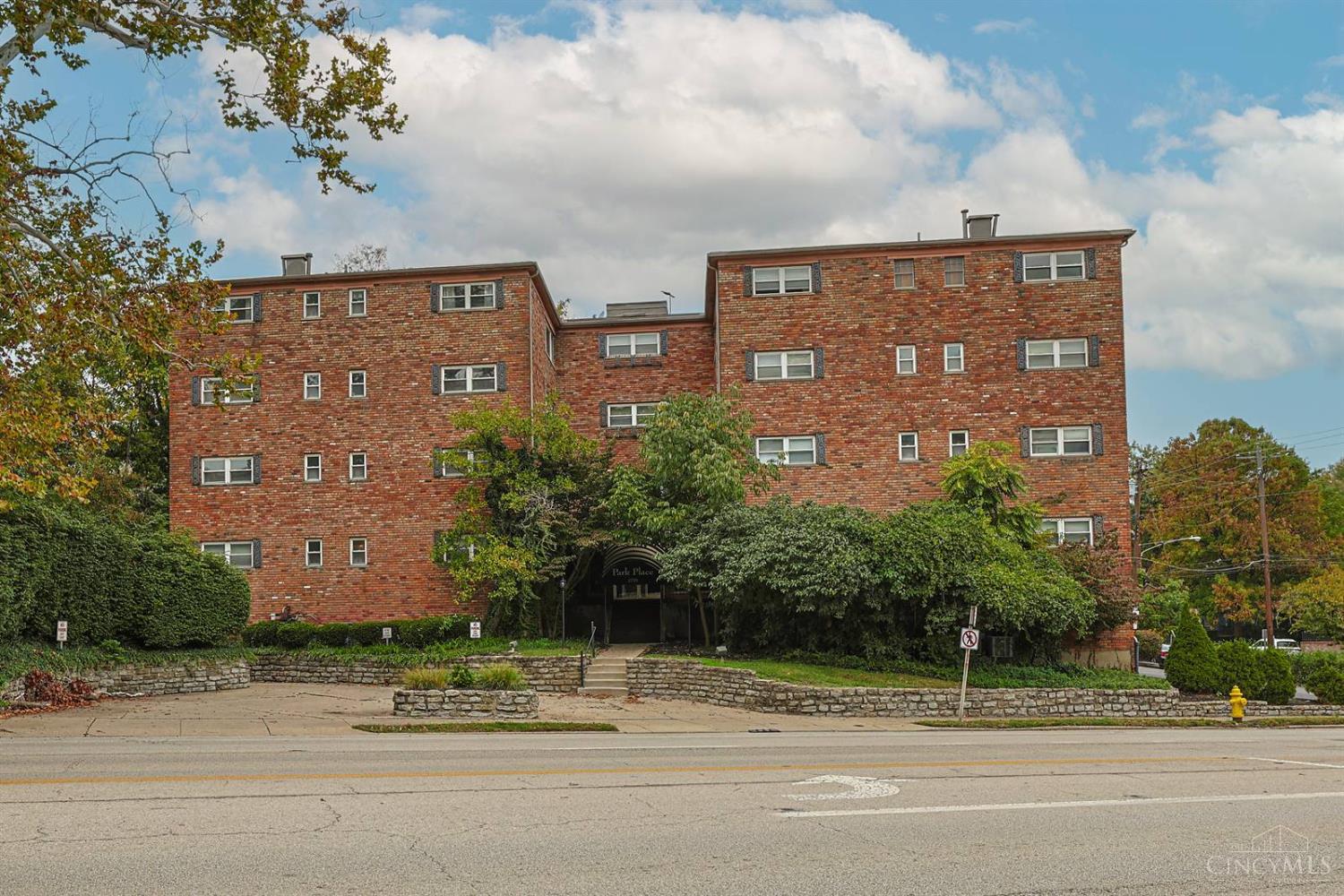 2270 Madison Road — photo