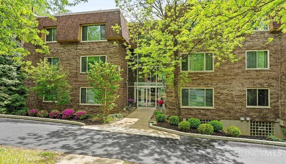 3563 Amberacres Drive — photo