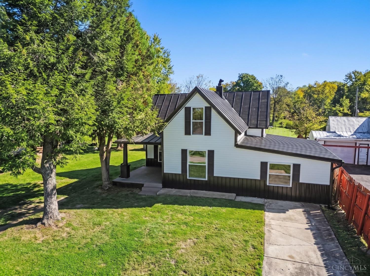 5010 Pumpkin Ridge Road — photo