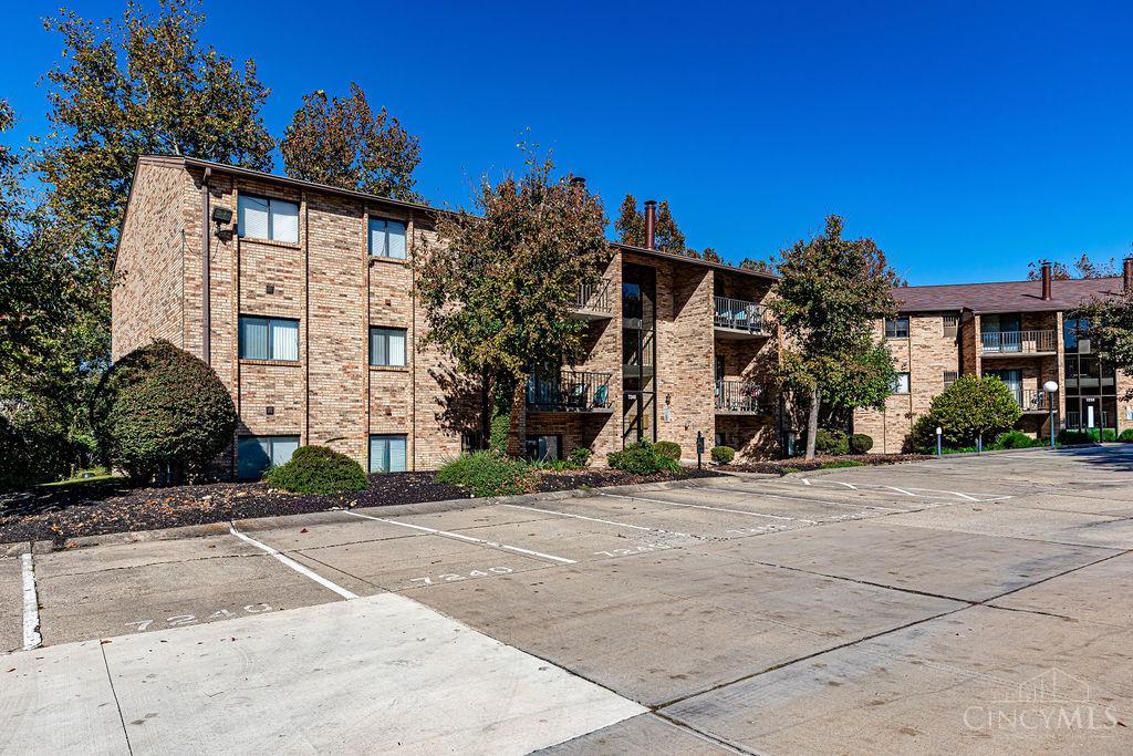 7240 Creekview Drive — photo
