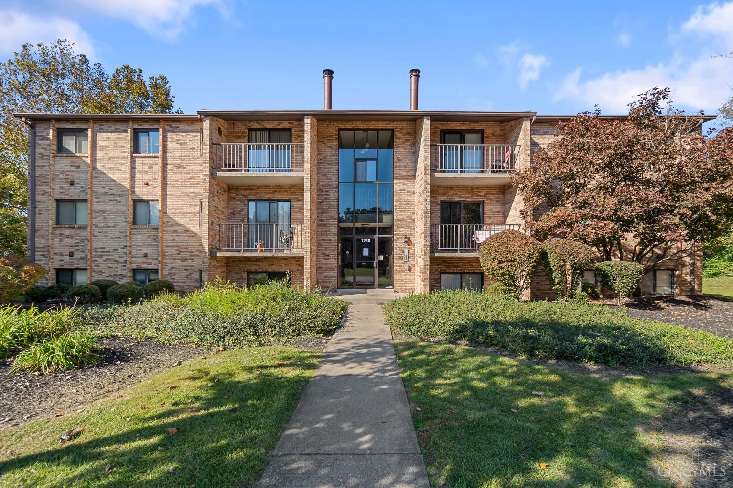7238 Creekview Drive — photo