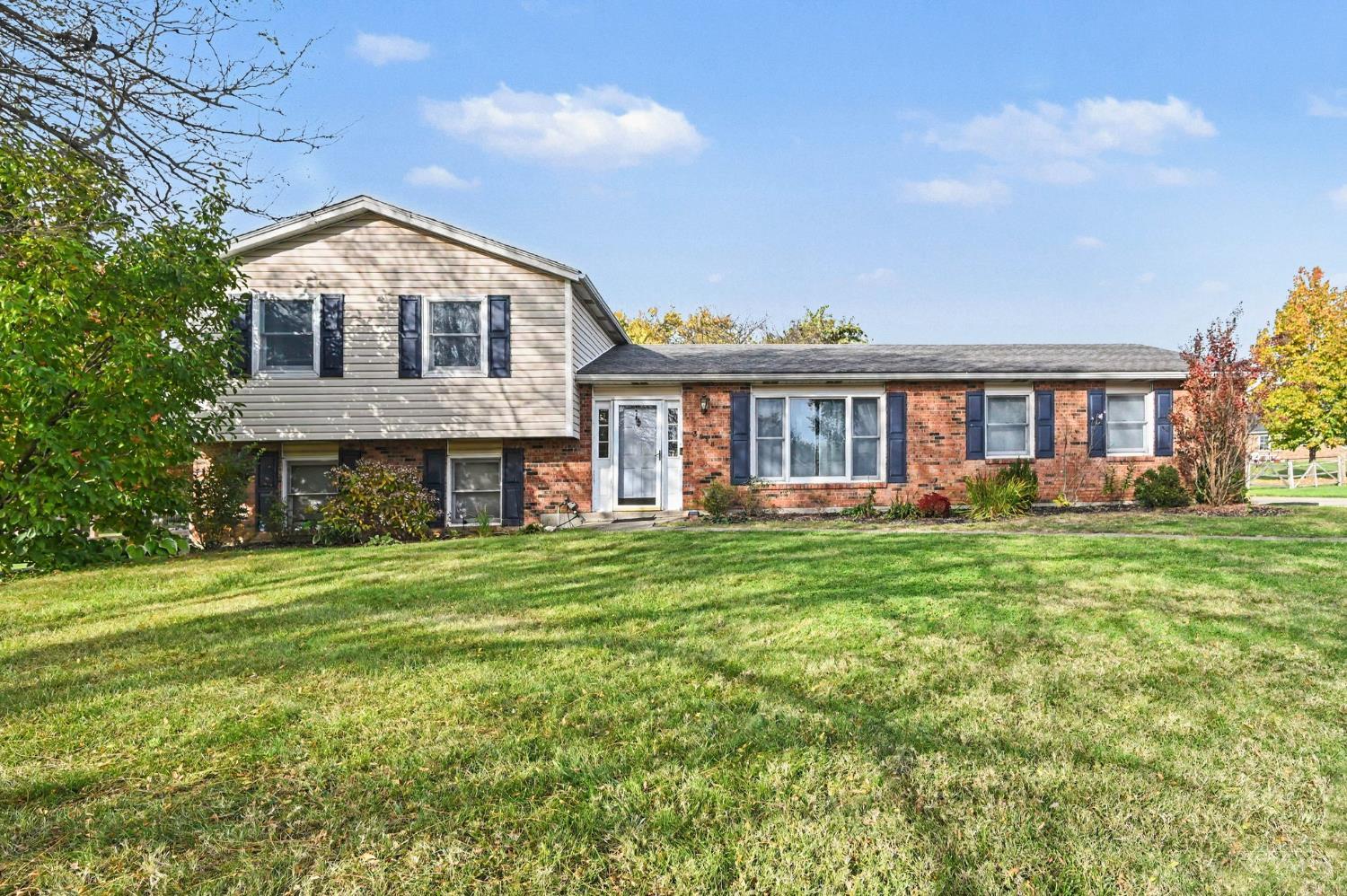 3888 Woodfield Court — photo