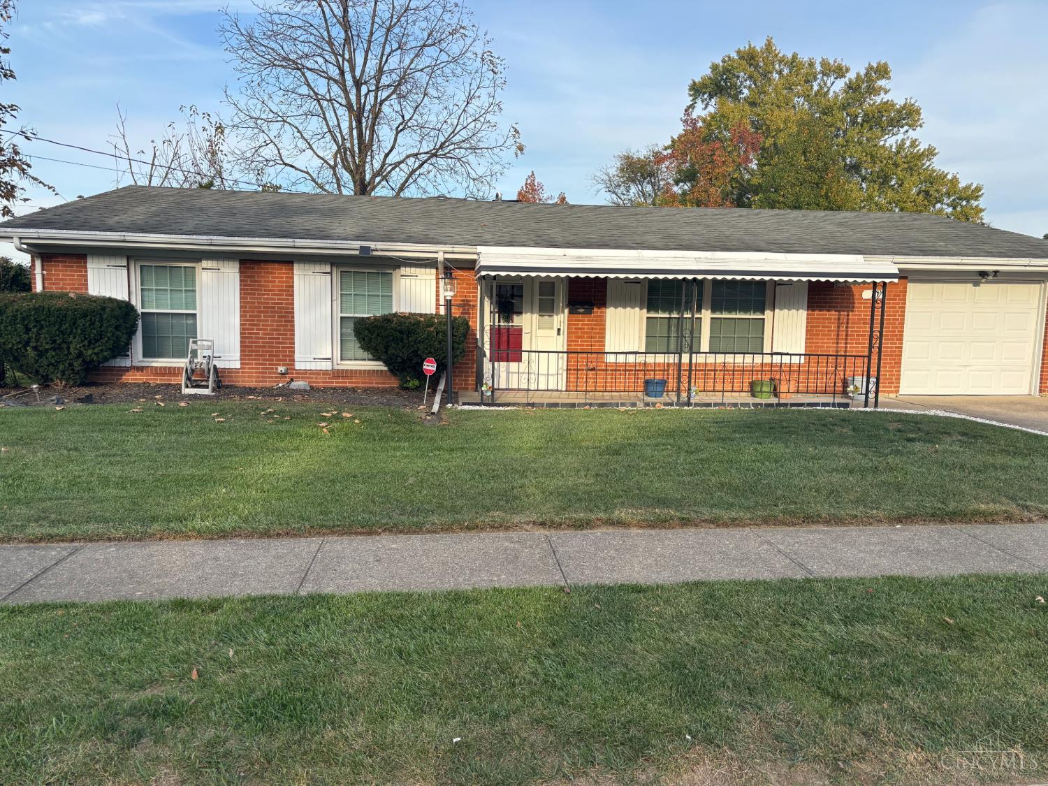 10 Sunset Court — photo