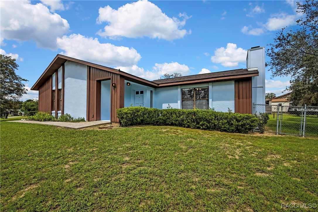 3535 E Foxwood Court — photo
