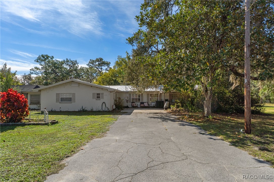 8372 E Lake Bradley Road — photo