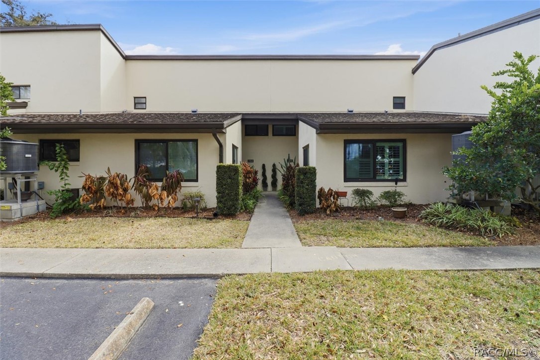1637 SE Paradise Circle 204 — photo