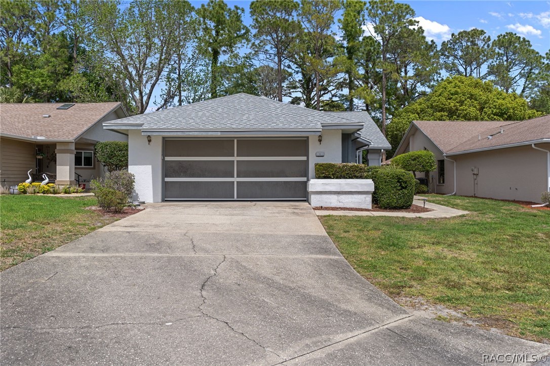 1 Medinah Drive W — photo