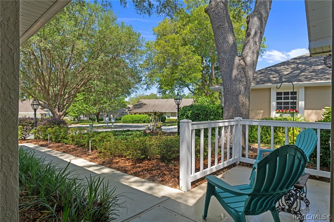 1581 N Endicott Point — photo