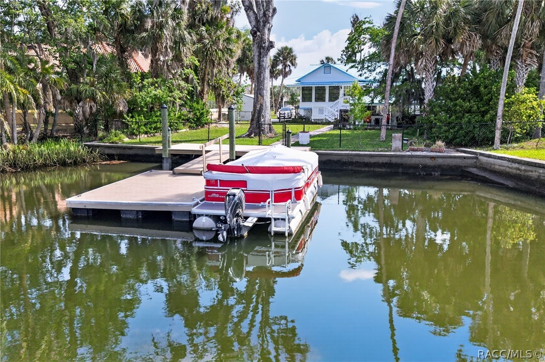 1174 SE Kings Bay Drive — photo