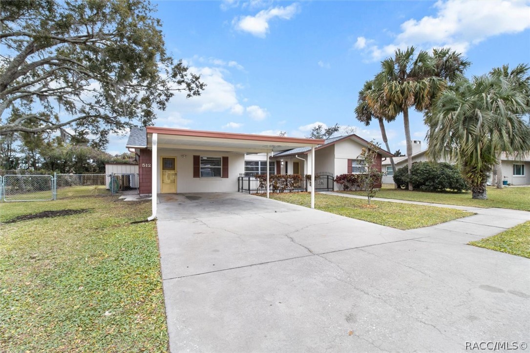 512 SE Paradise Point Road — photo
