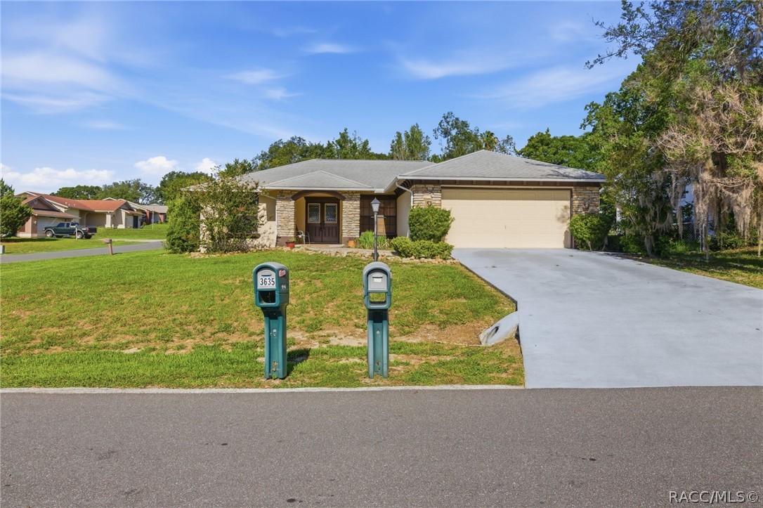 3632 N Honeylocust Drive — photo