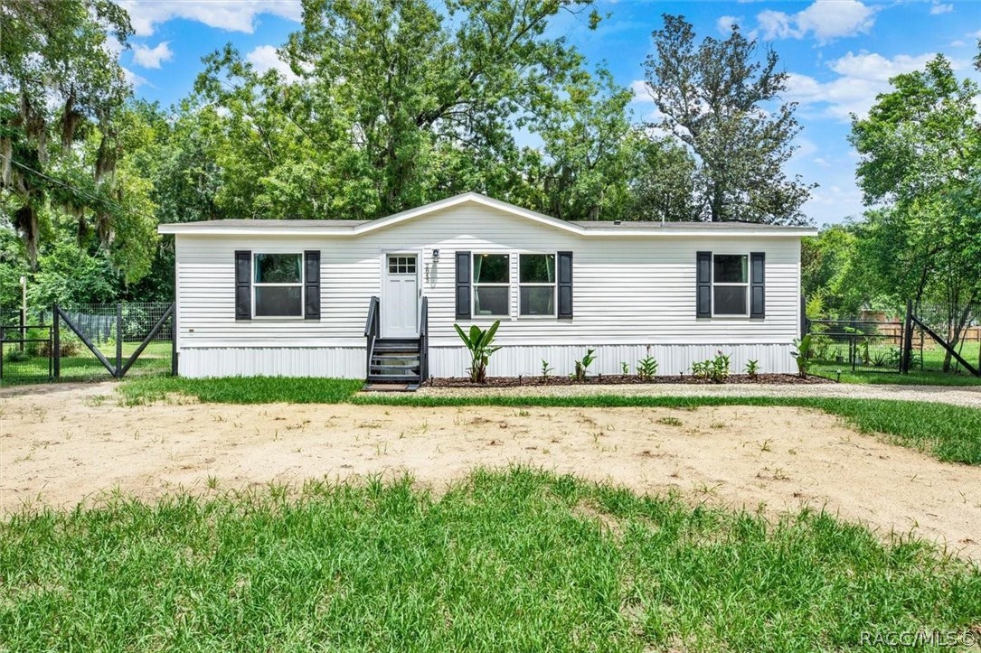 2845 N Lakefront Drive — photo