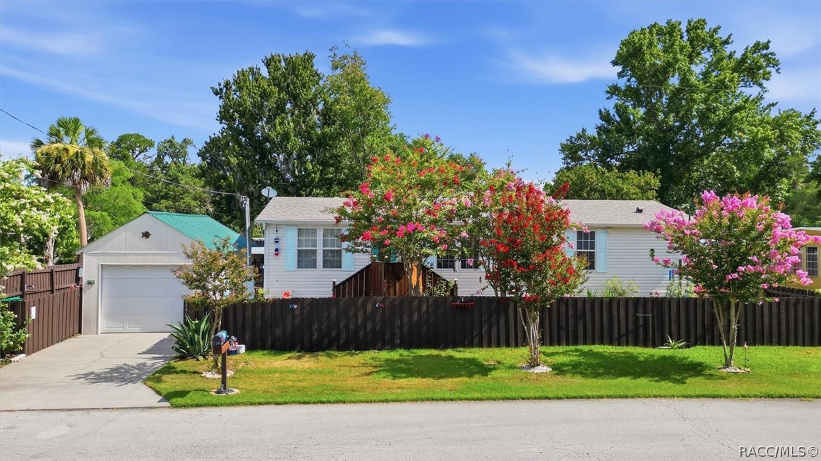 8421 W Scott Court — photo