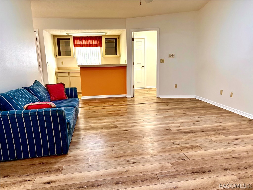 16 Pawpaw Court S — photo