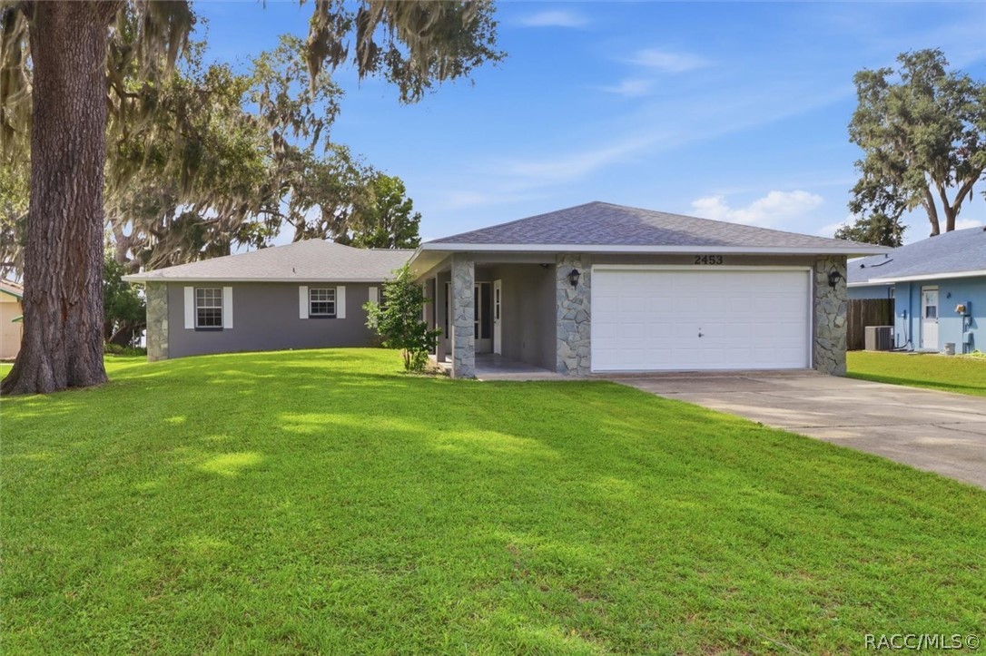 2453 N Lakefront Drive — photo