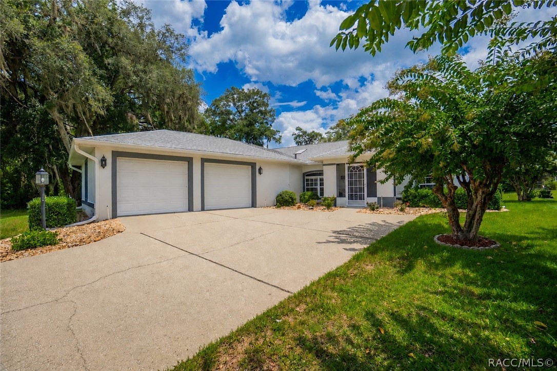 3048 E Balmoral Court — photo
