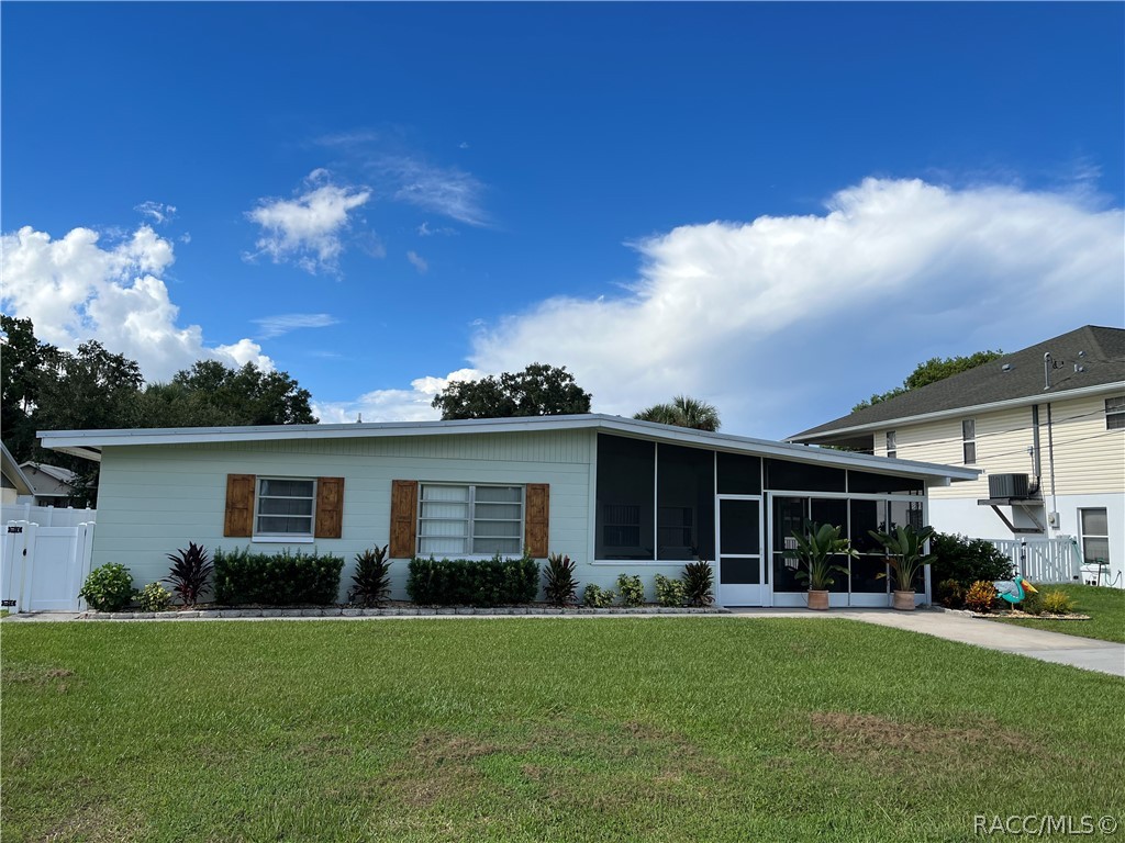 1920 NW 18th Street — photo