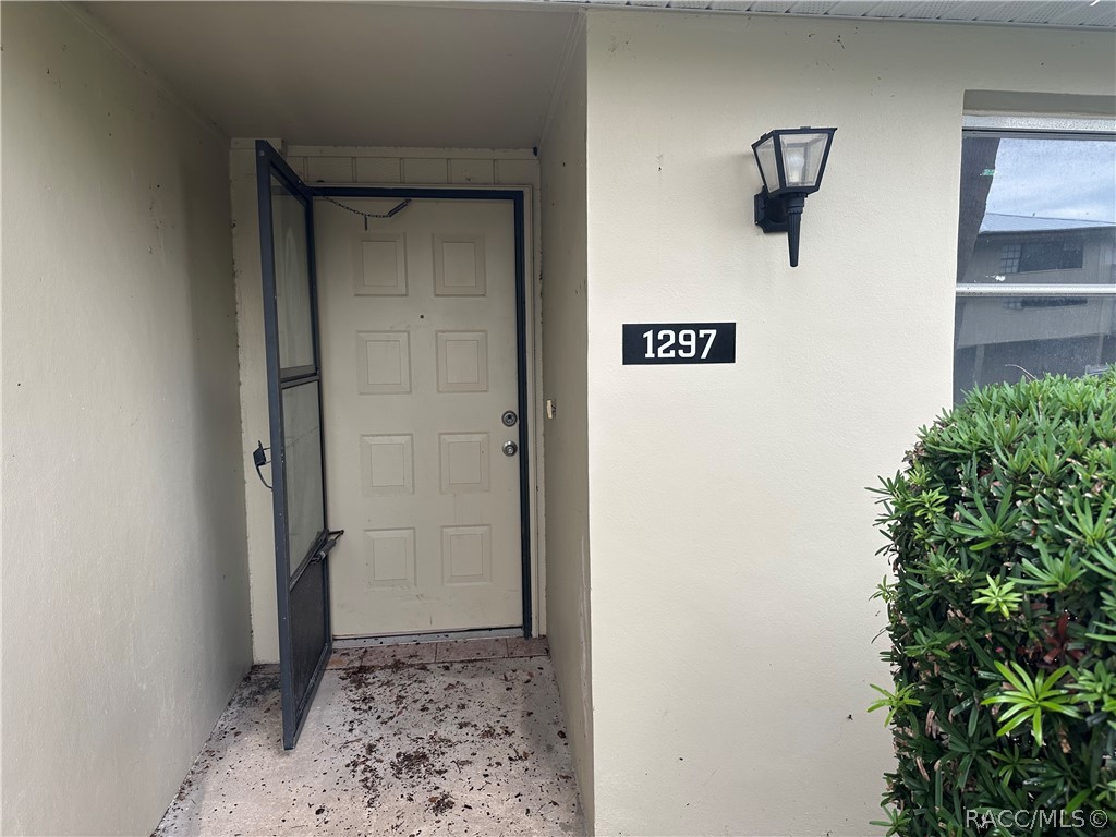 Home in Crystal River, FL 34429 — photo 2