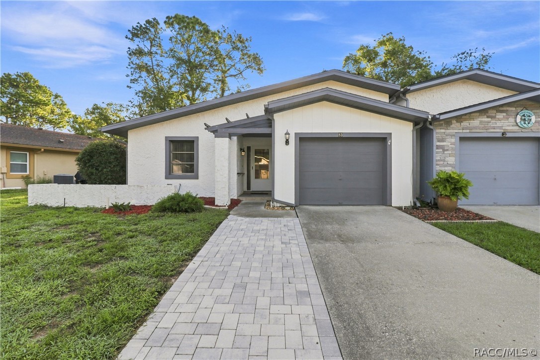83 Golfview Drive — photo