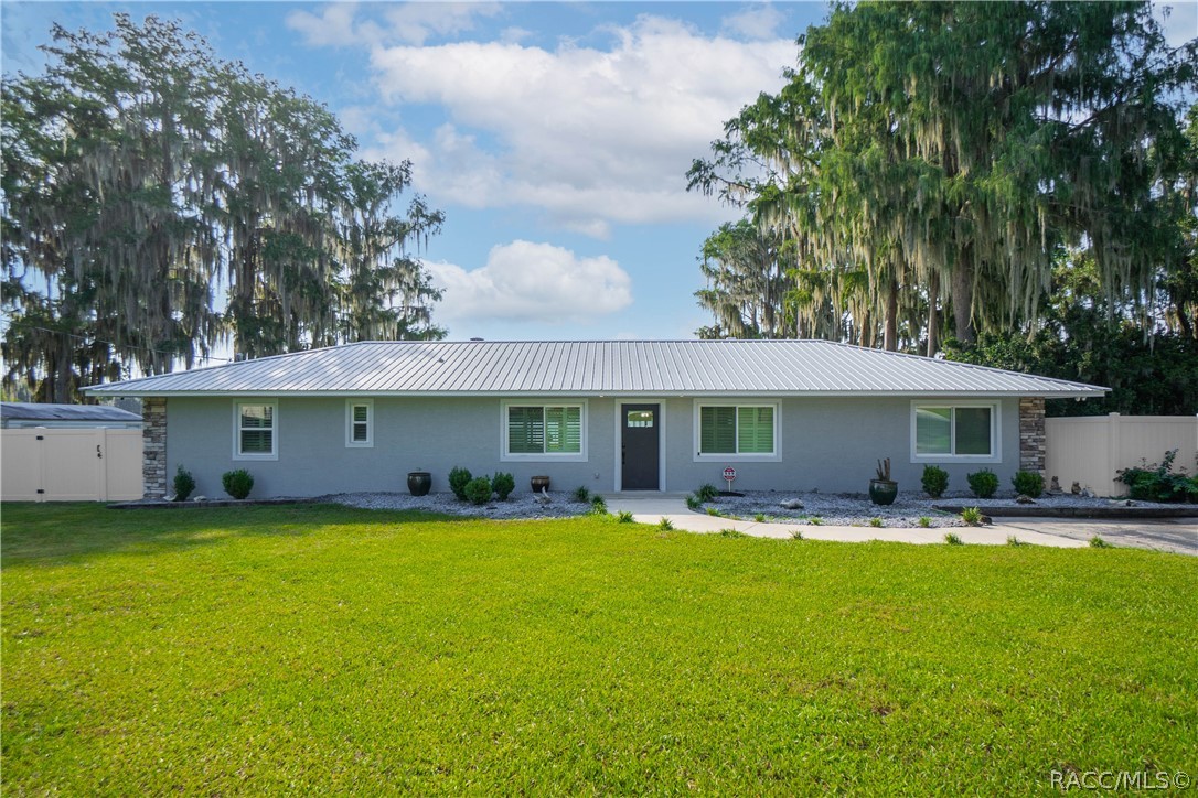 221 S Hunting Lodge Drive — photo