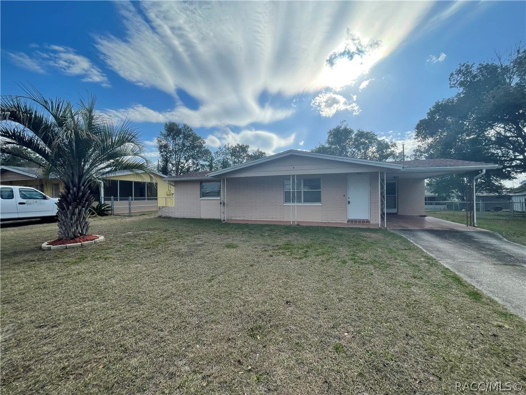8 Rose Avenue — photo