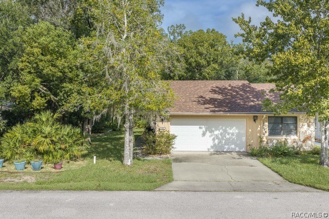 48 Golfview Court — photo