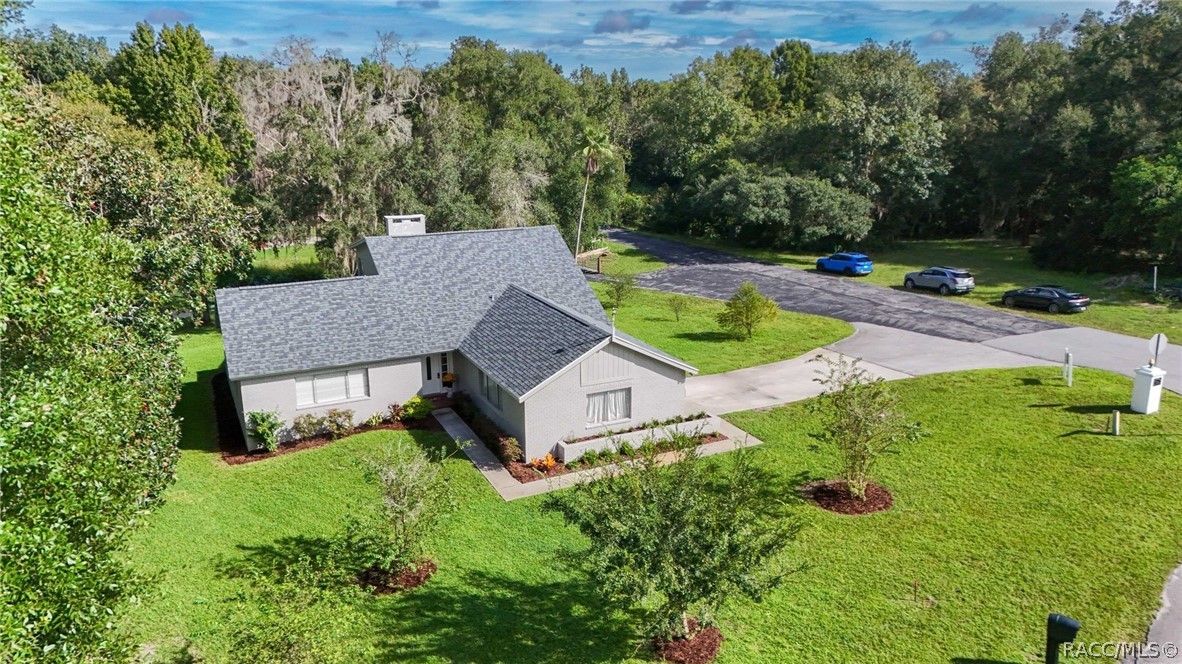 2820 S Circle Drive — photo