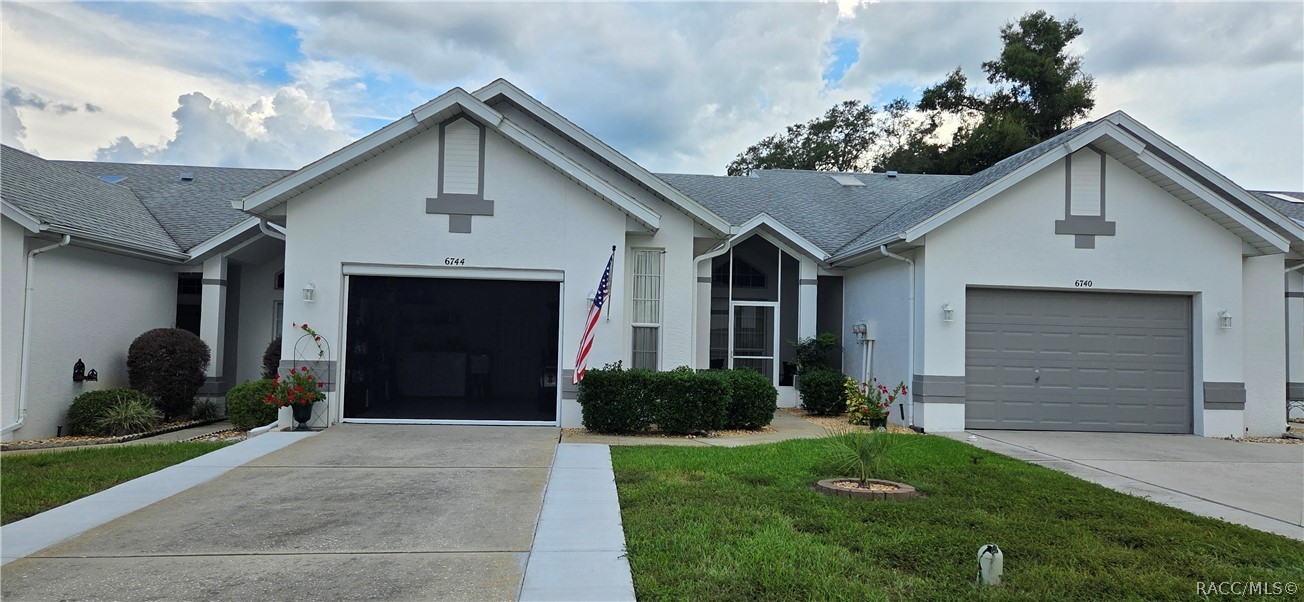 6744 E Kingsbury Lane — photo