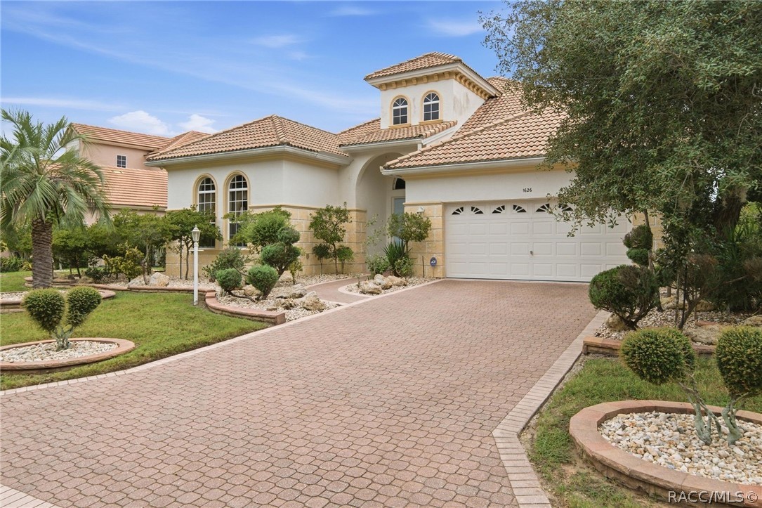 1626 N Lake Marie Terrace — photo
