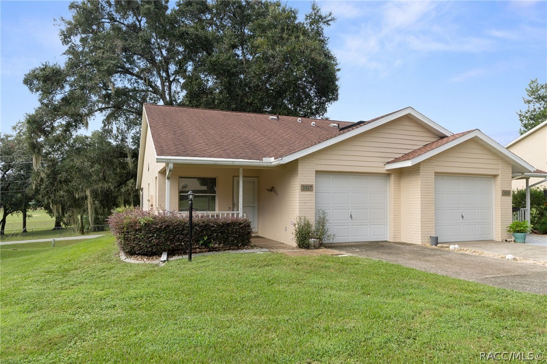 3527 N Woodgate Drive — photo
