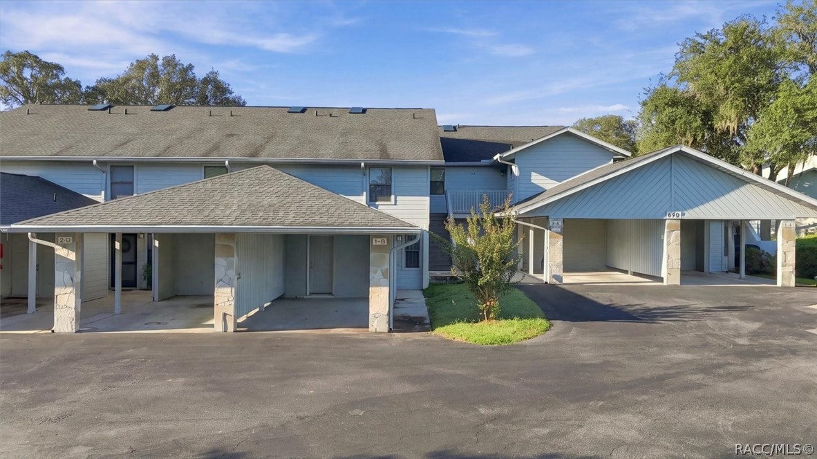 690 E Gilchrist Court — photo