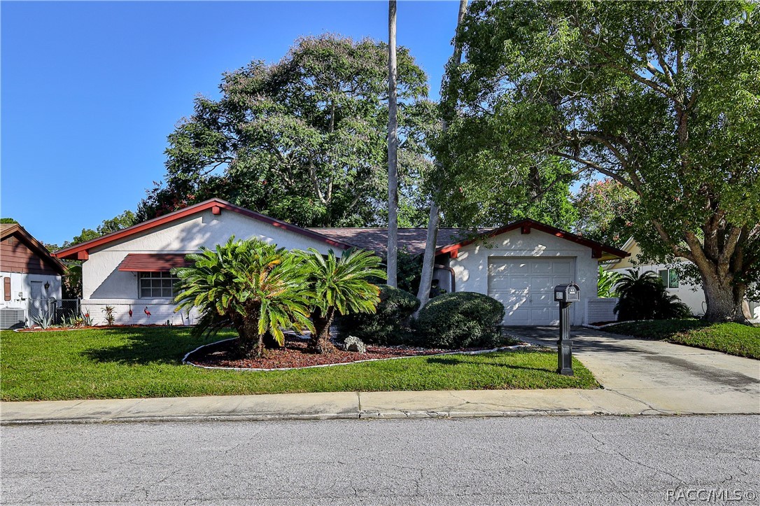 8511 Sunflower Lane — photo