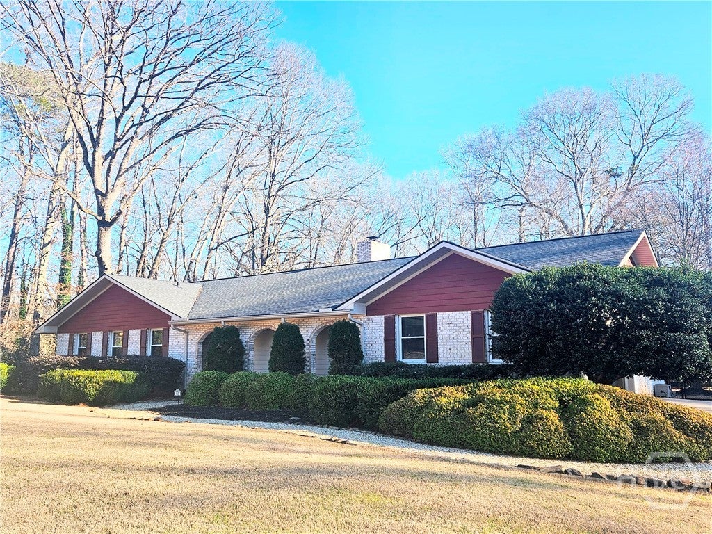 165 Canterbury Drive — photo