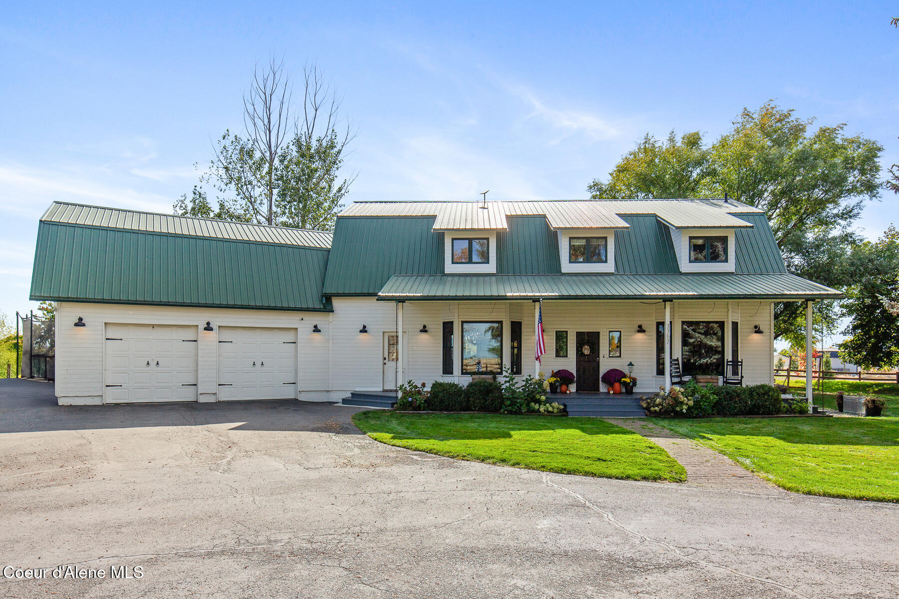 3757 N Carolwood Ct — photo