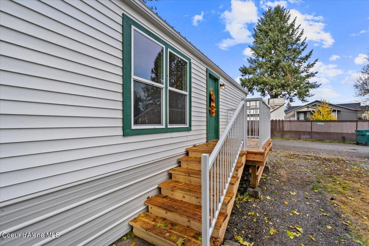 118 E Mid Town Ln — photo