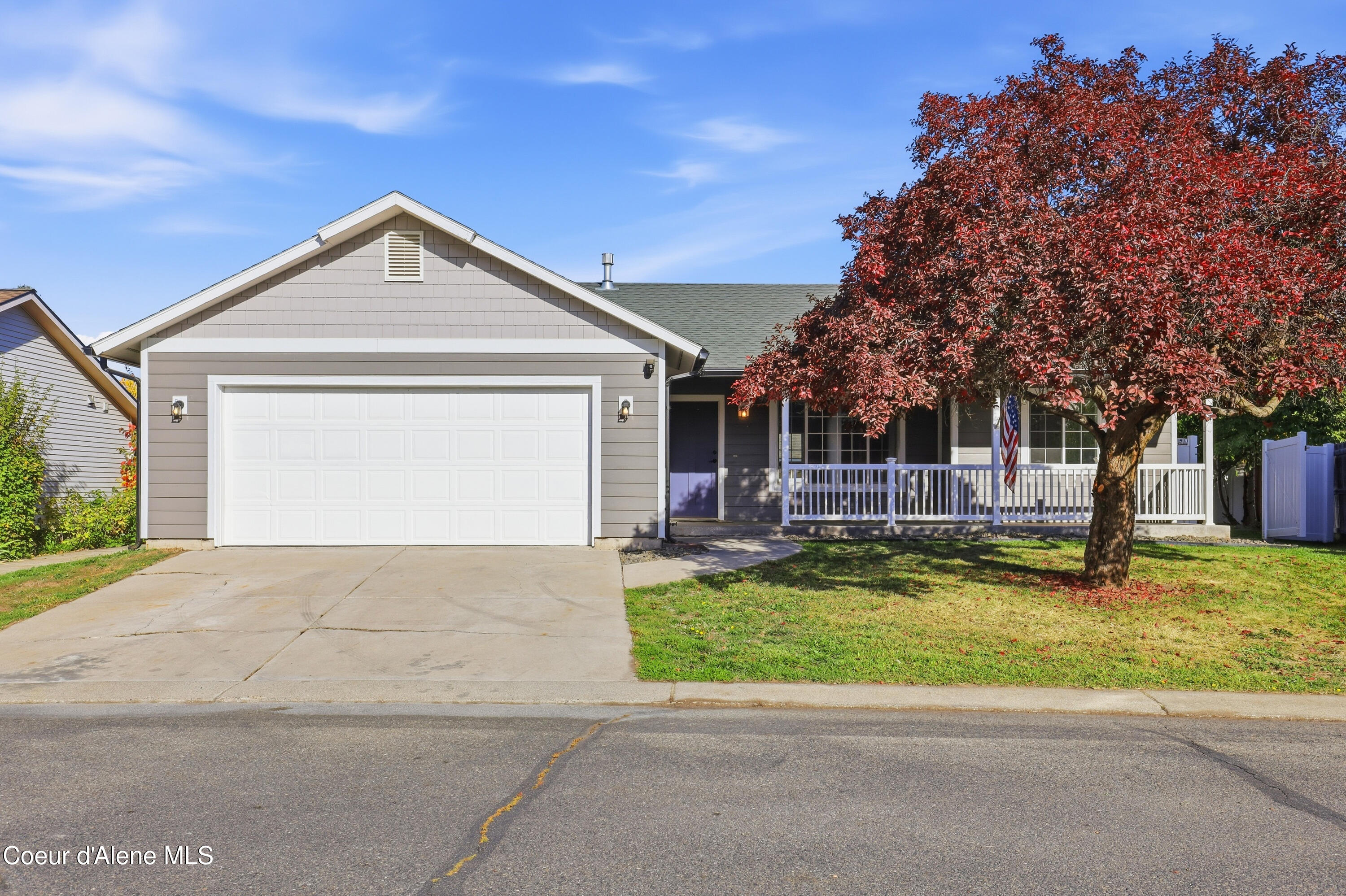 215 W Chippewa Dr — photo