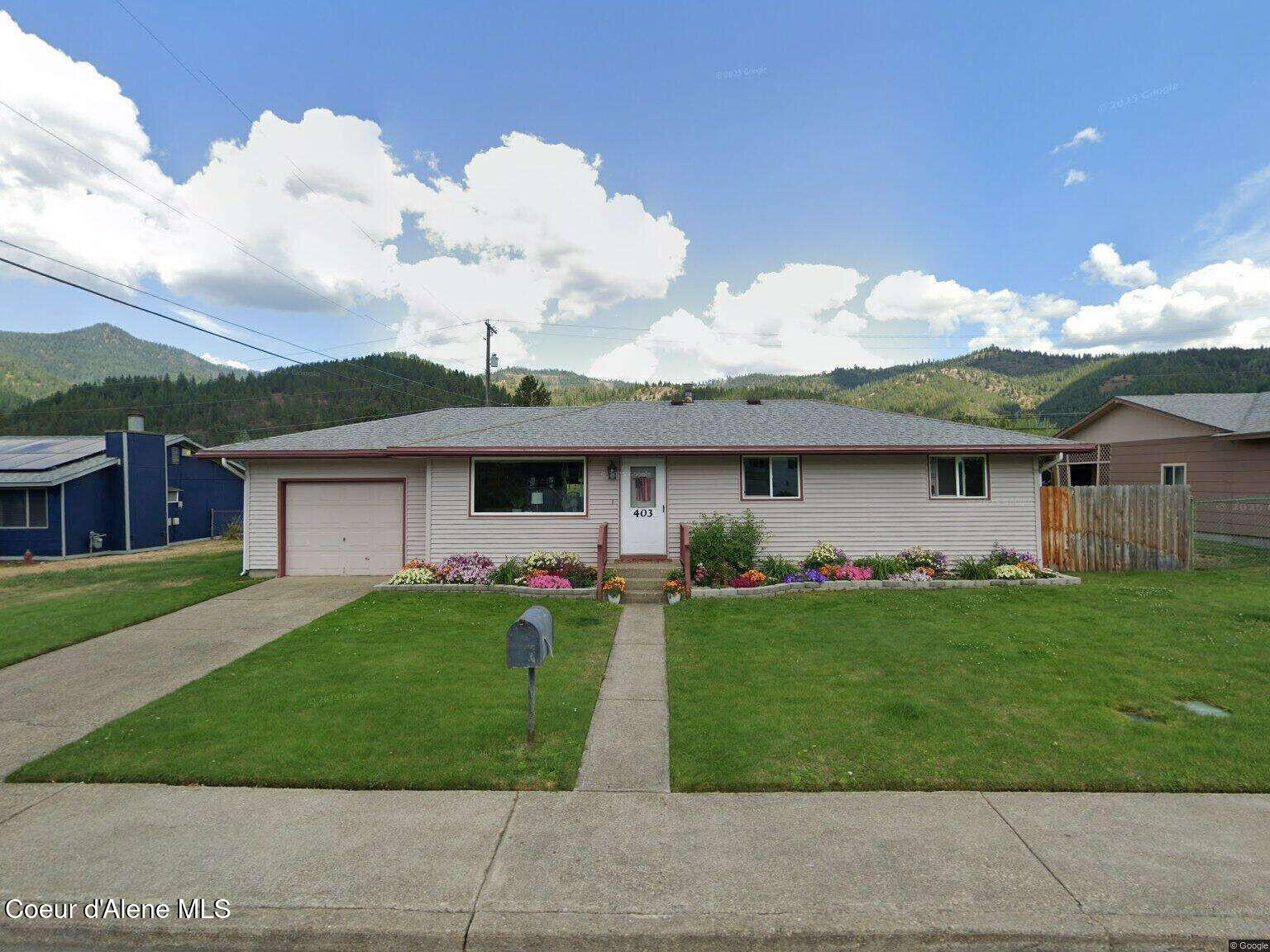 403 Emerald Dr — photo