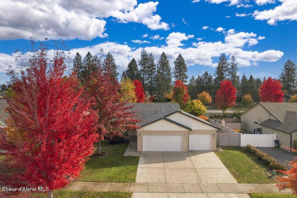 7048 N Epervier Ln — photo