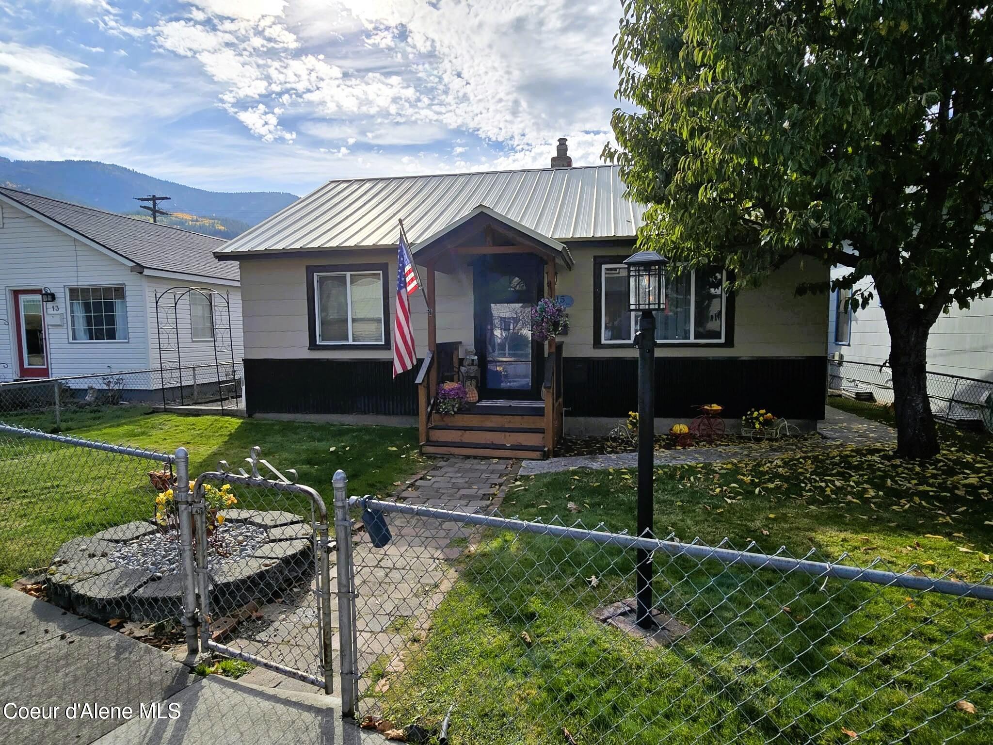 15 W Mullan Ave — photo